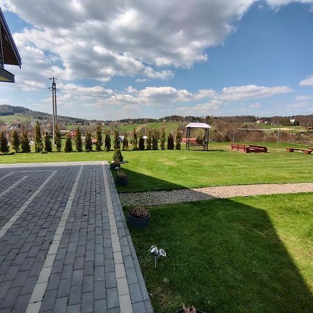 Domek Letniskowy Elizjum Myczkow Luaran gambar